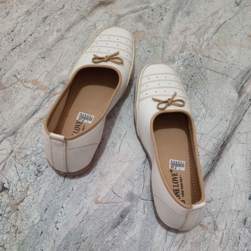 one love sepatu putih  BIG SALE