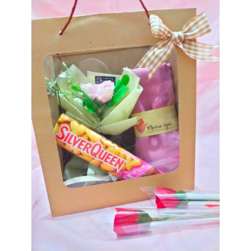 

Paket Hampers/ Hadiah/ Bingkisan Valentine Murah Tapi Maniss.