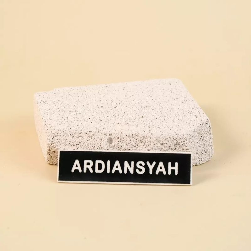 

Nama Dada Akrilik/NameTag Magnet/Peniti/Grafir