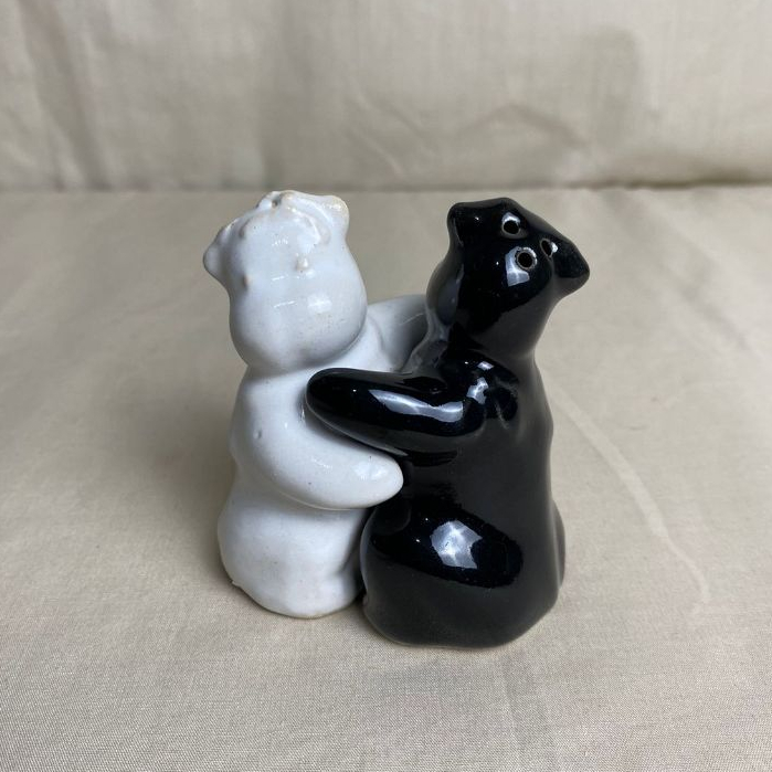 Tempat Garam/Lada Sapi - Keramik - Handmade - Pottery - Souvenir - Burat Kriasta