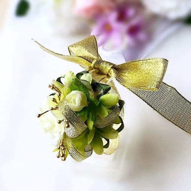 bunga tangan bunga saku corsage hijau pin bros groom panitia wo