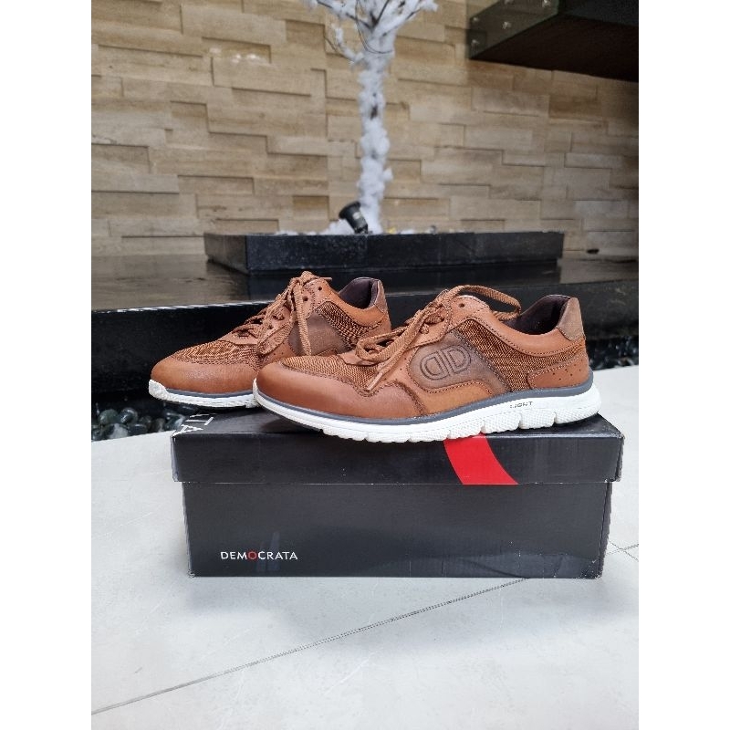 Democrata Light Brazil Sepatu Ringan Like New