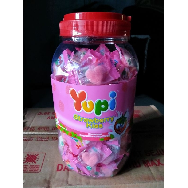 

YUPI Toples Strawberry Kiss Jar