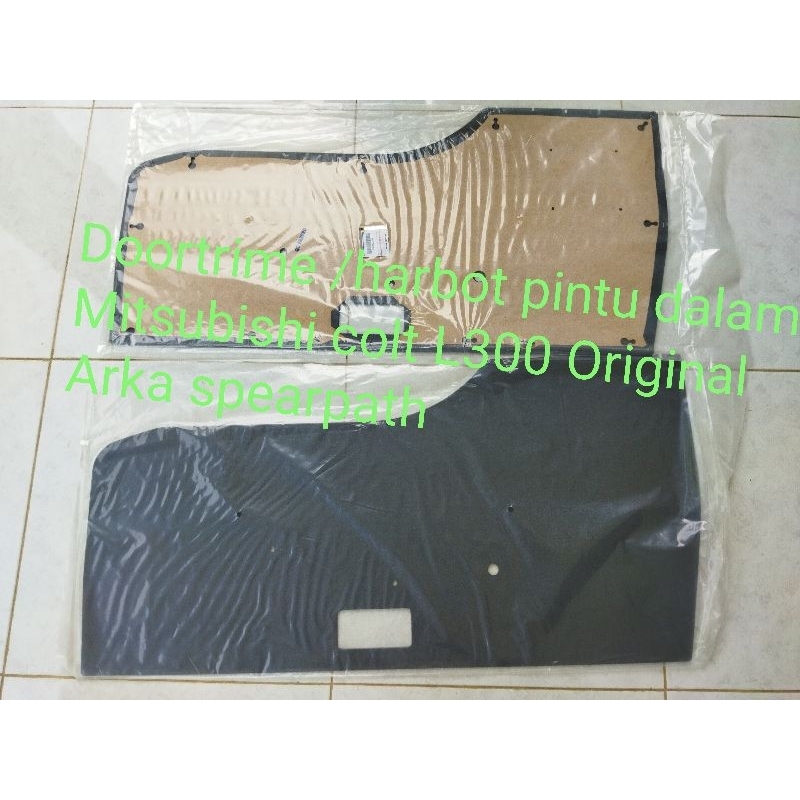 Doortrime/Daun pintu Mitsubishi colt L300 original