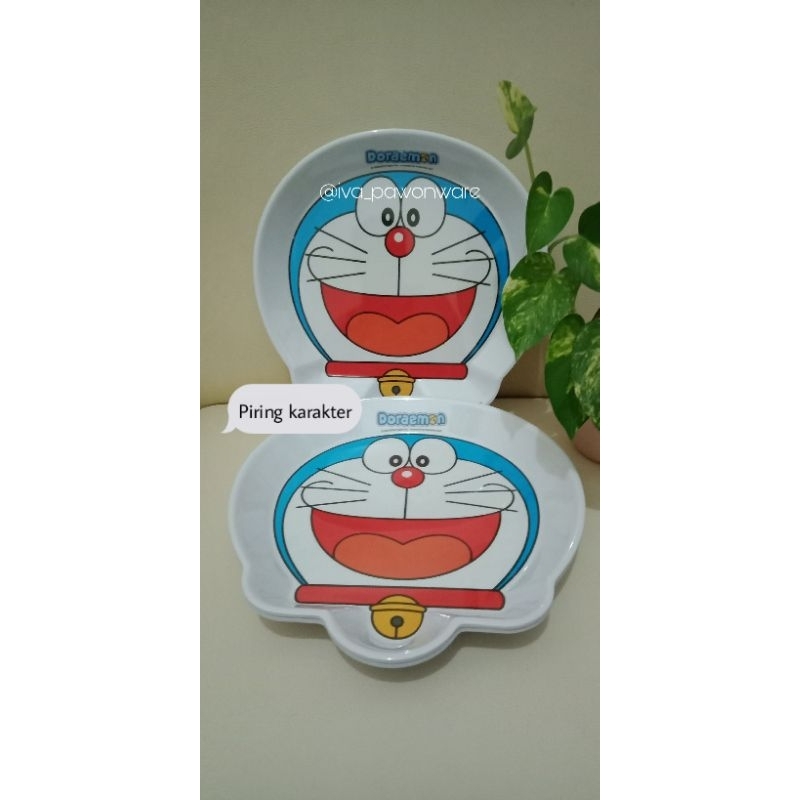 piring karakter doraemon