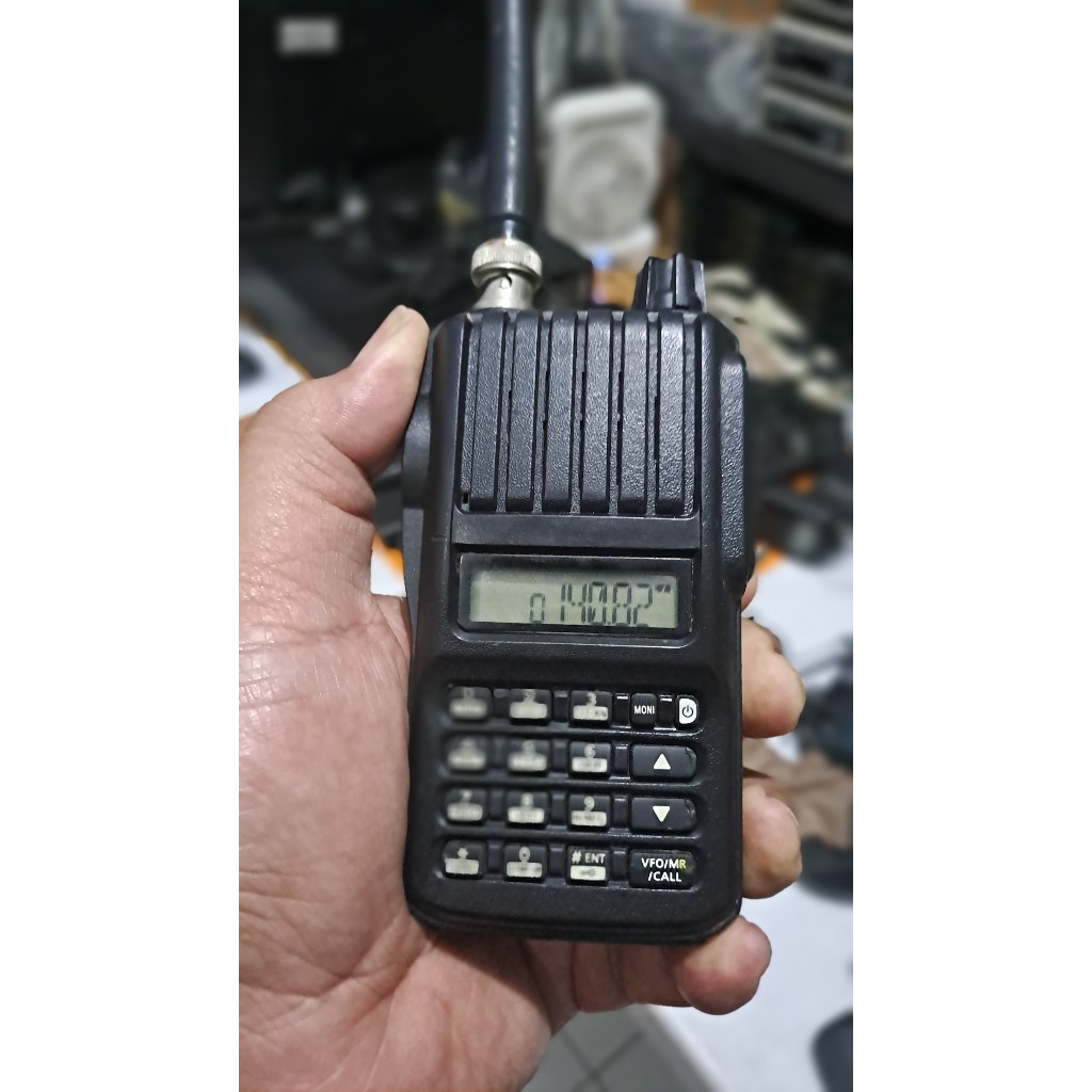 Unit Ht Icom V80 Vhf Mesin Icom Ic-v80 Ori Batangan Normal Tanpa Charger ICOM V80 ASLI