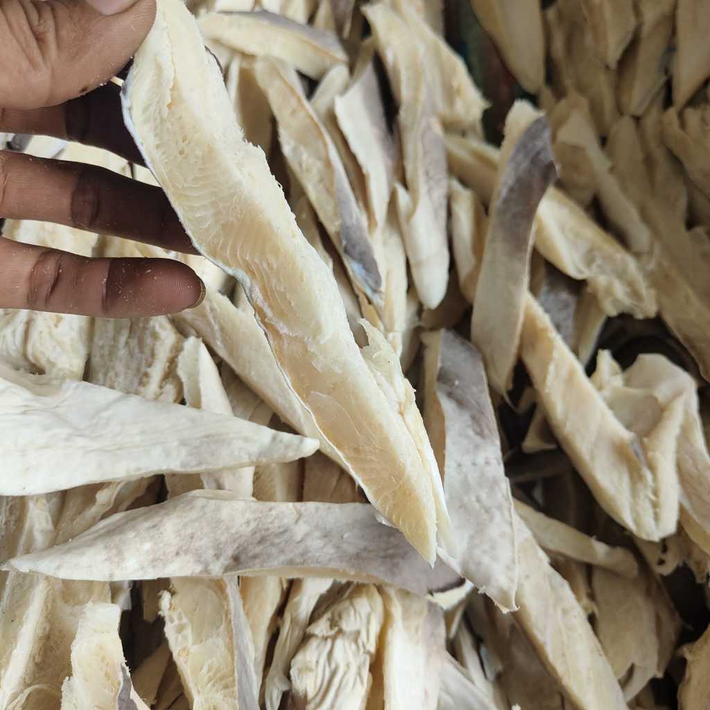 

Ikan Asin Cucut Kulit 1kg