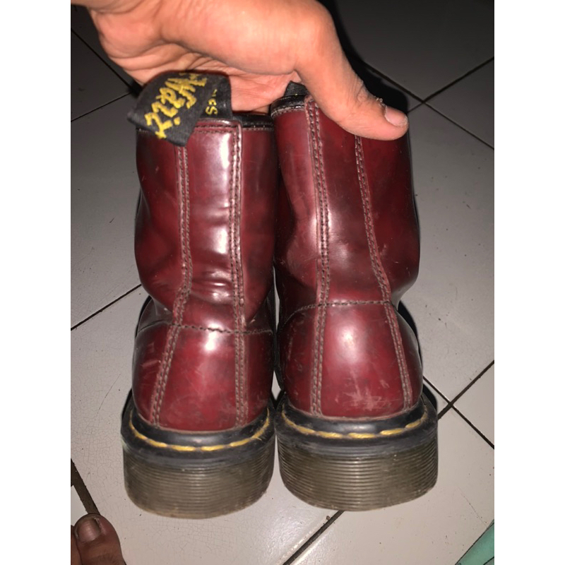 sepatu dr martens