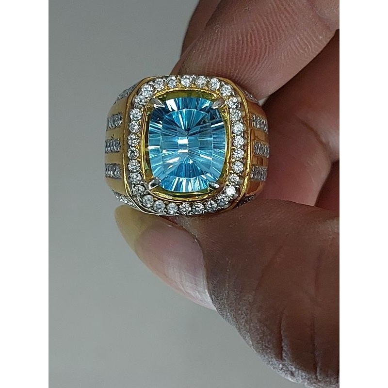 NATURAL BLUE TOPAZ SWISS / SWISS BLUE TOPAZ 6.57 Ct