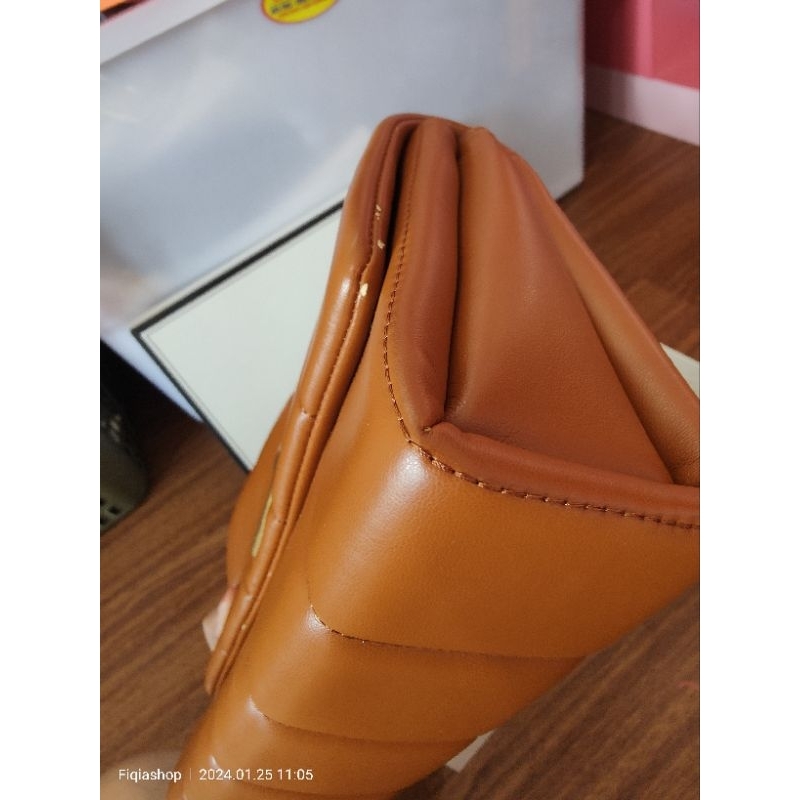 Nora bag buttonscarves preloved