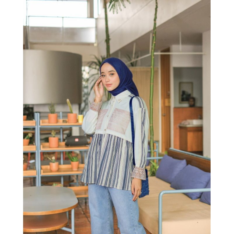Baju Blouse Wanita Aquila