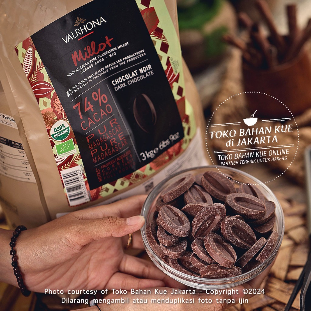 

Valrhona - Millot 74% 100gr Dark Couverture Chocolate Organic Cokelat Keping Single Origin Coklat Baking Premium