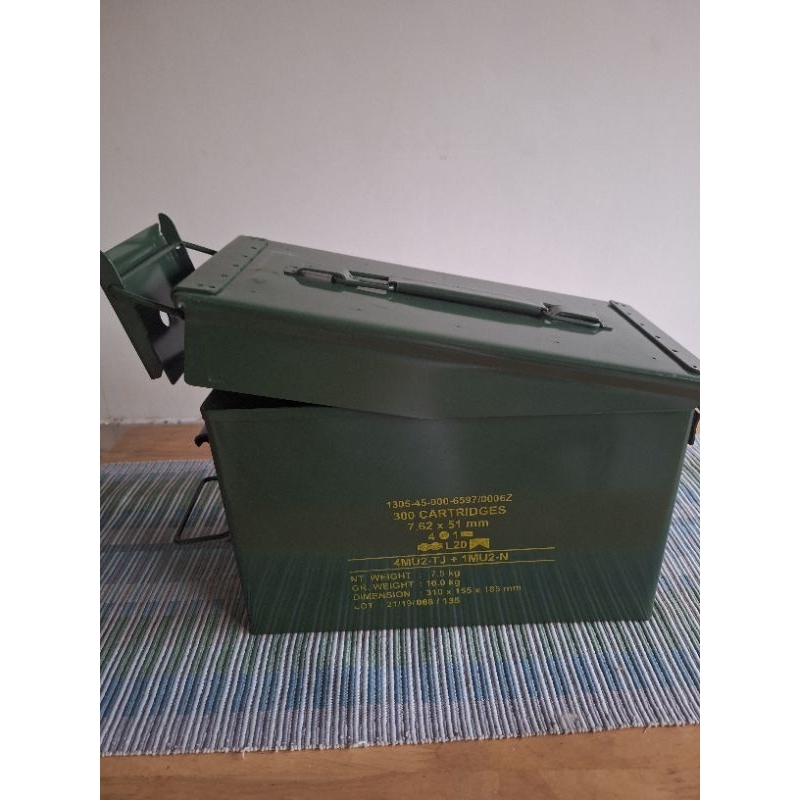 kotak box pindad