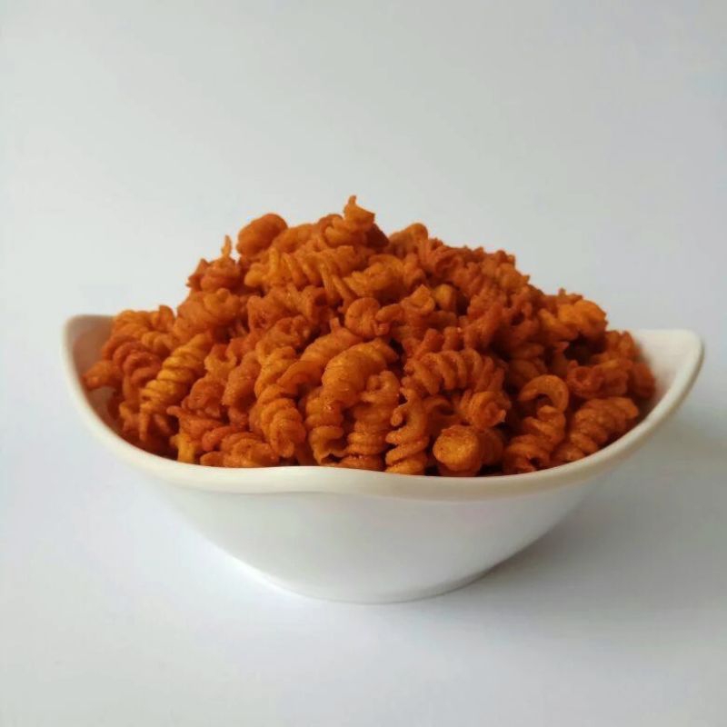 

makaroni ulir pedas kemasan 250 gram