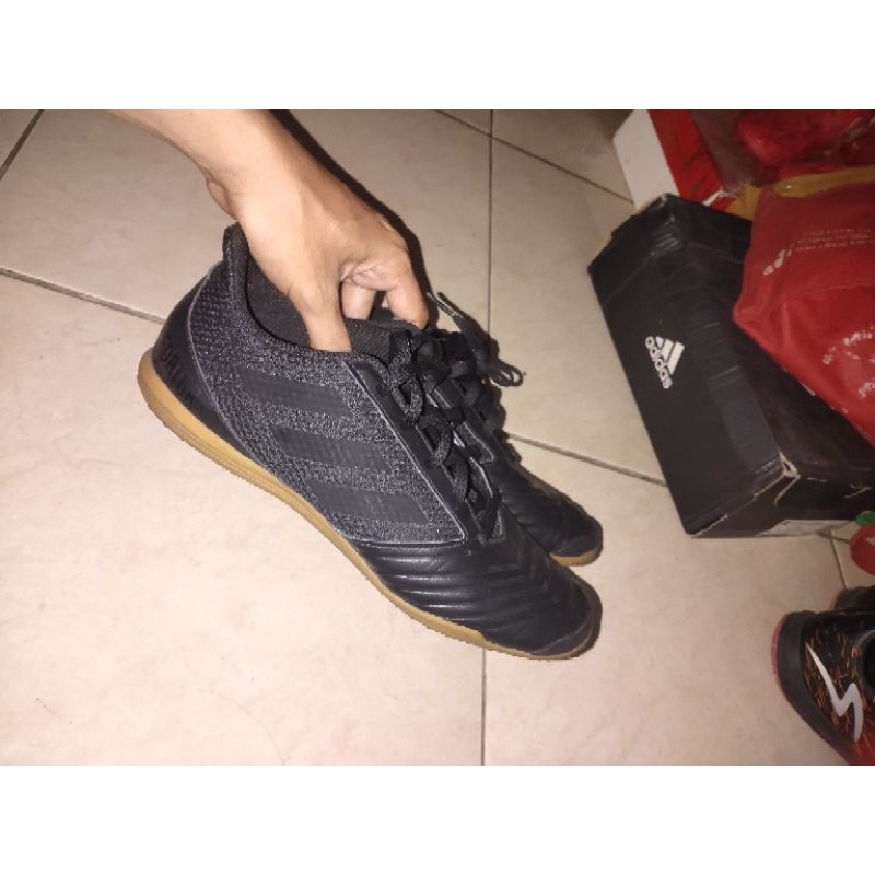 sepatu futsal adidas predator 19.4 in sala