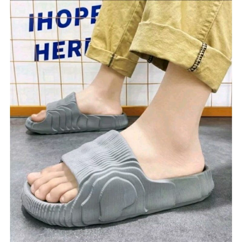 sandal selop pria sandal slip on casual adilete ringan