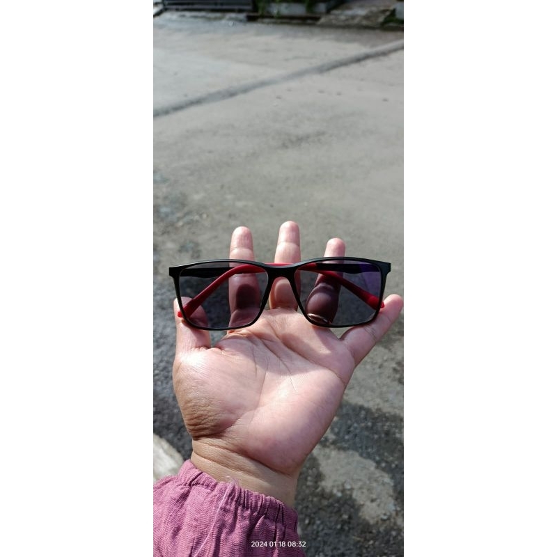 kacamata progresif photocromic jauh dekat tanpa batas frame optik