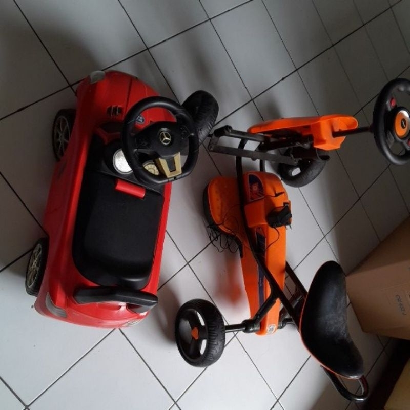 Mainan Bekas  Sepeda Motor Tributo dan mobilan anak .