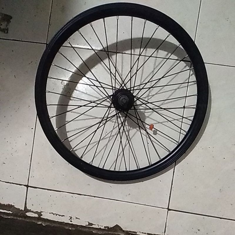 FELEK SEPEDA LIPAT 20in   BEKAS ok.. harga 1felek ,jari ,hub +udh di setel