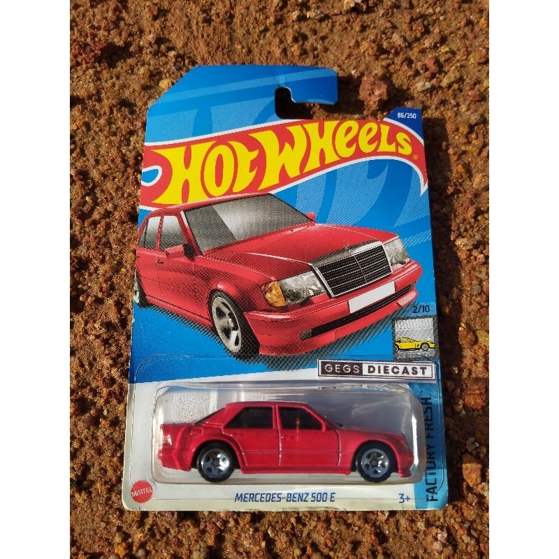 Hot Wheels Mercedes Benz 500 E