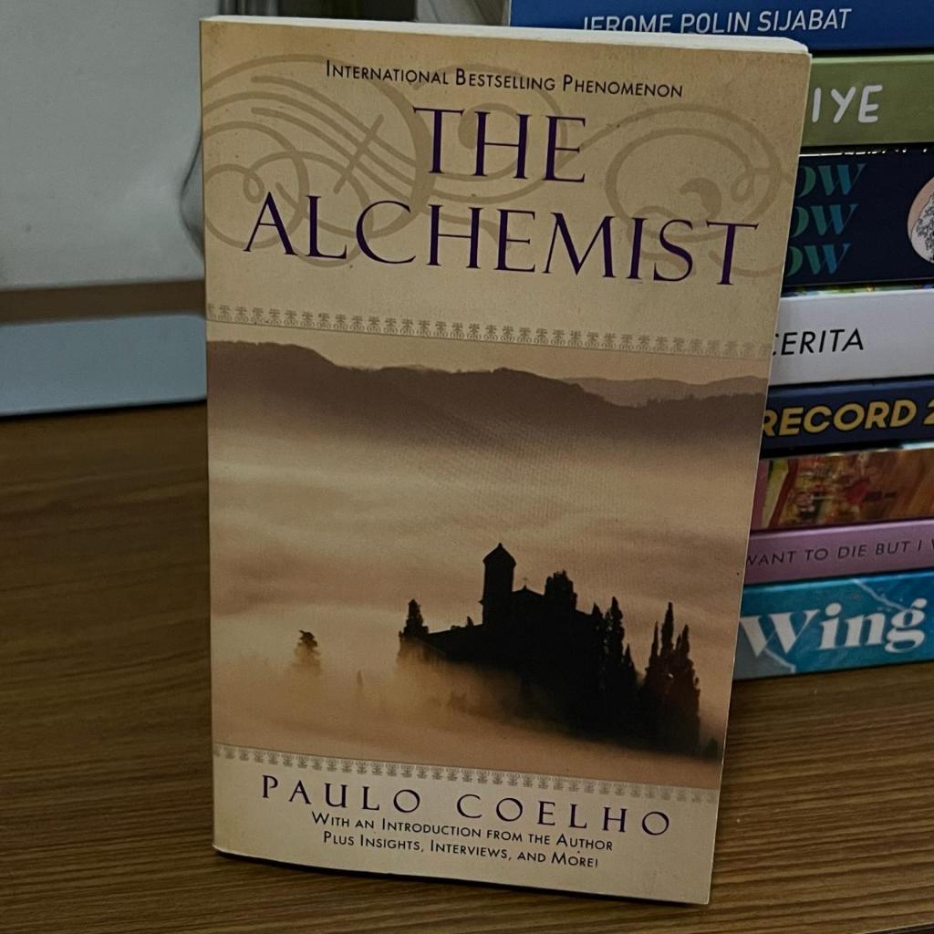 

NOVEL / BUKU THE ALCHEMIST PRELOVED