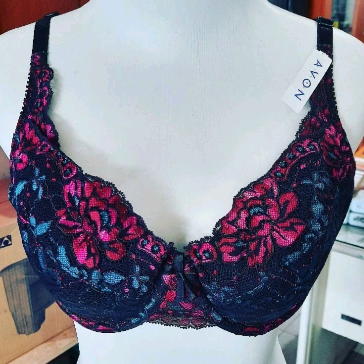 bra /pakaian dalam wanita dessire ada kawat , avon