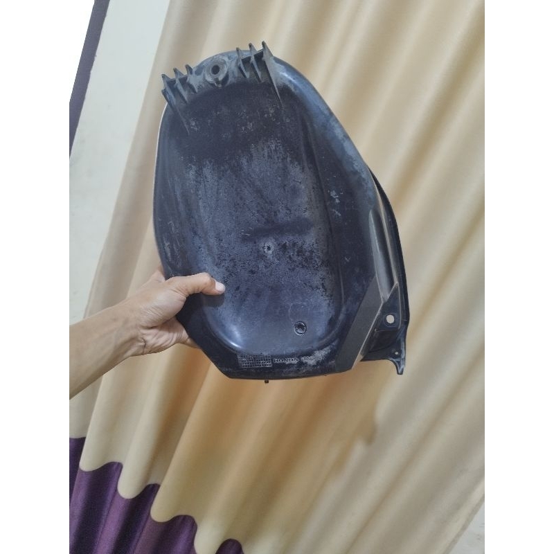 Box bagasi Vario 125 / 150 LED OLD /, original copotan motor