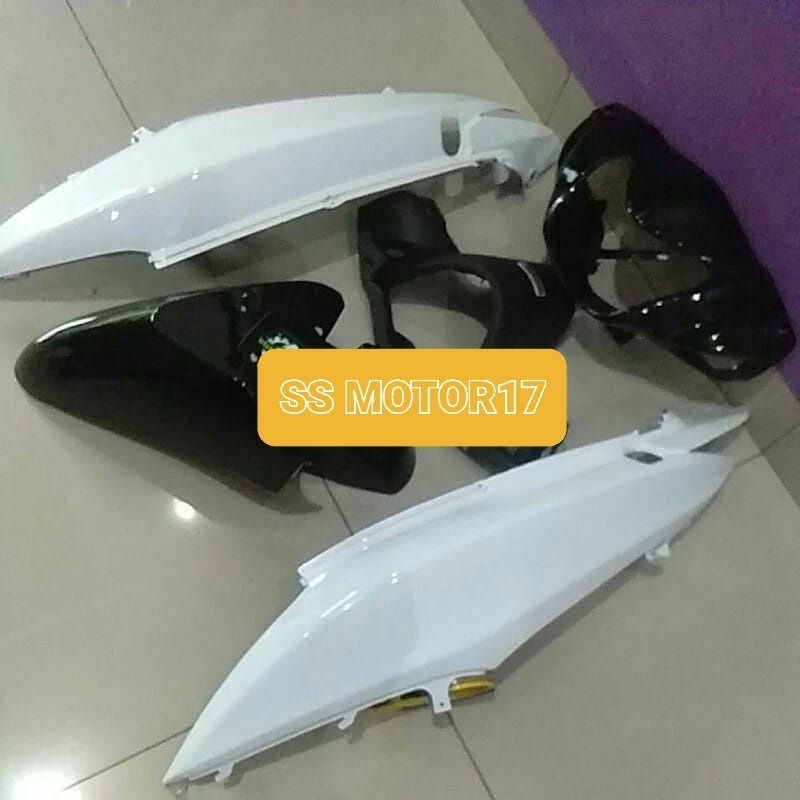 COVER BODY HALUS SPACY HITAM PUTIH