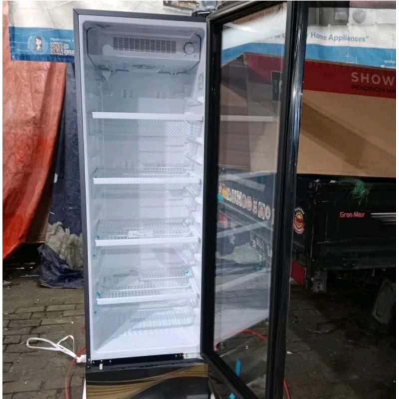 showcase lemari pendingin Polytron scn 238x no frost