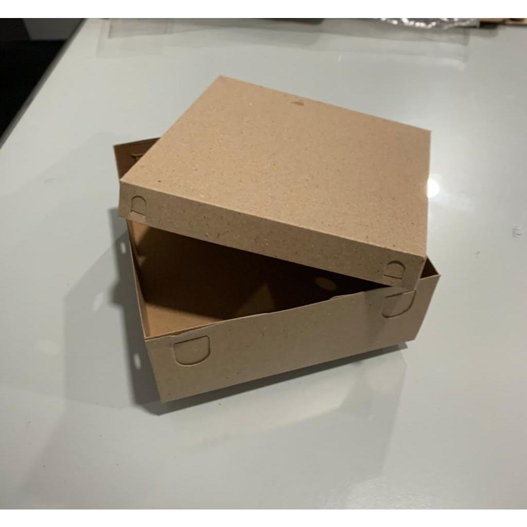 

Dus Kraft 15x15x7 Badan Tutup Pisah Non Laminasi Box / Nasi Berkat Hajatan 15 x 15 x 7 / Box Berkat / Dus Kue Roti Snack