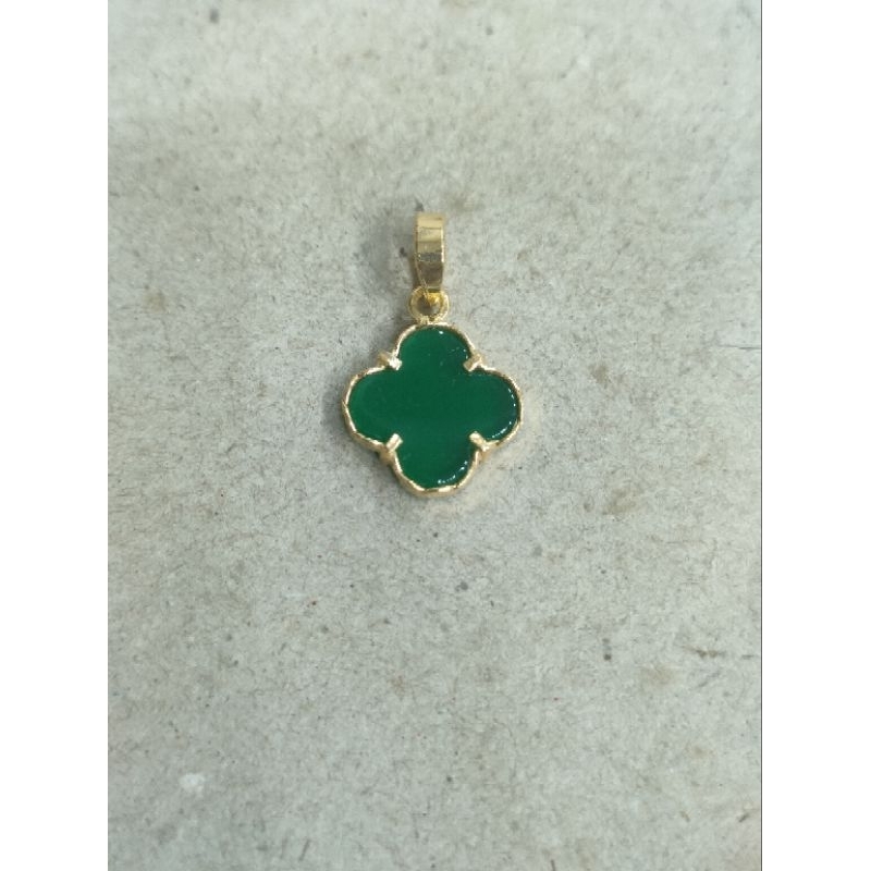 liontin batu clover hijau 1 gram emas muda