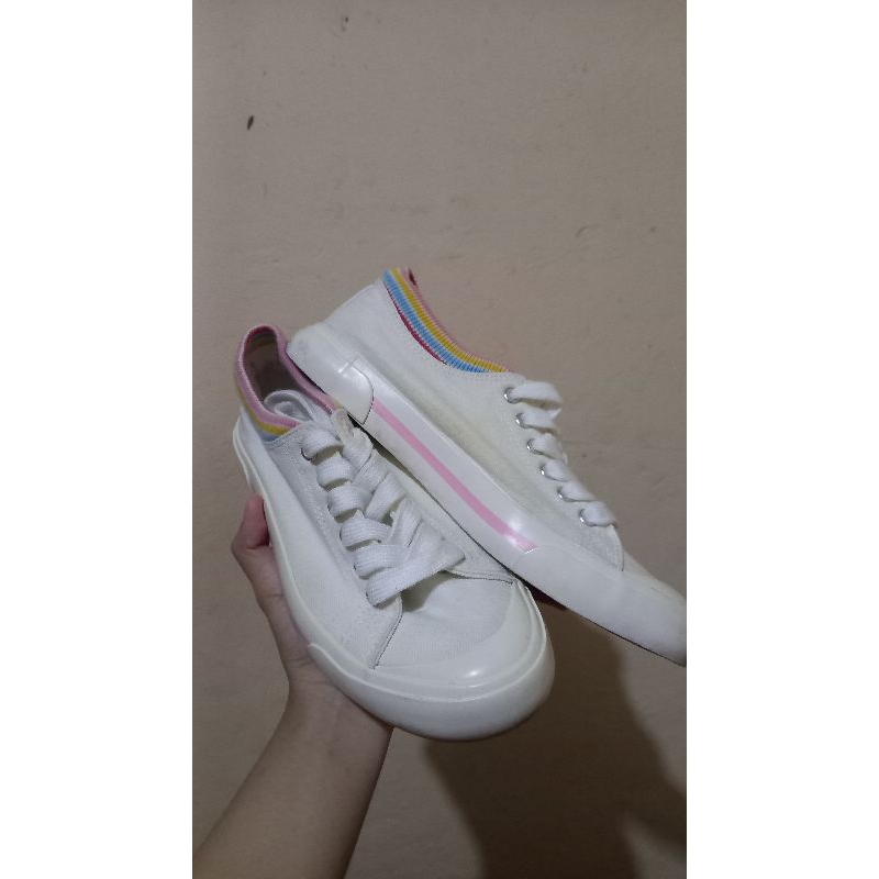 PRELOVED American Eagle Sepatu Wanita