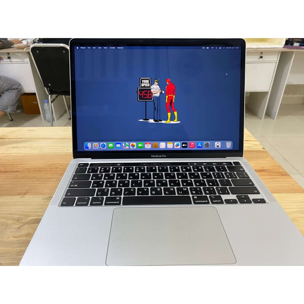 MacBook Pro 2020 13inch intel core i5 TB ram 16 ssd 1TB