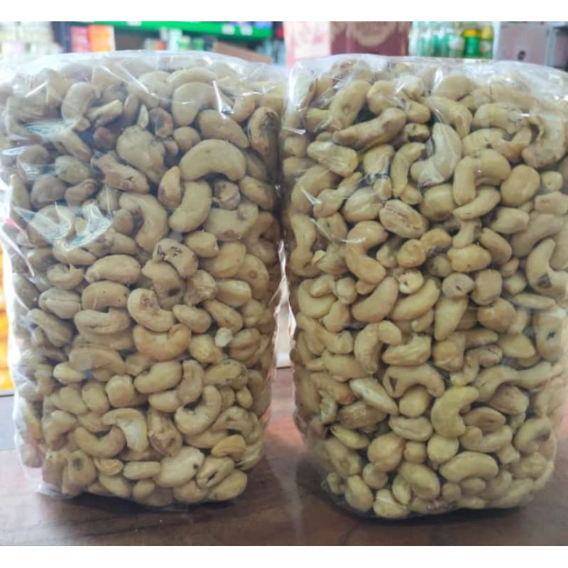 

KACANG MENTE UTUH 1/2 KG