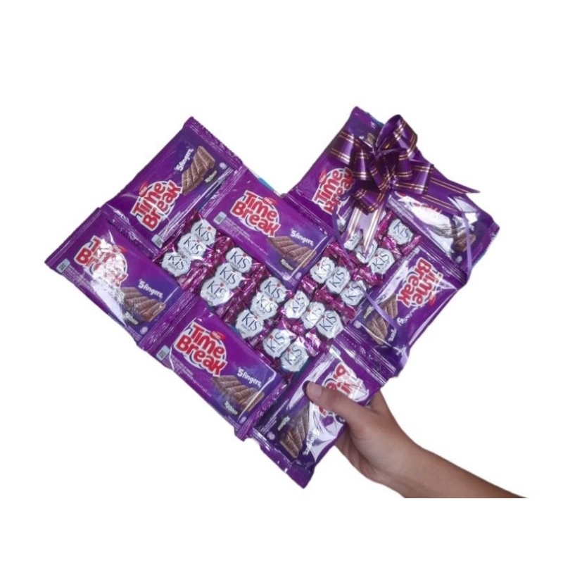 

snack love valentine/ kado valentine surabaya murah