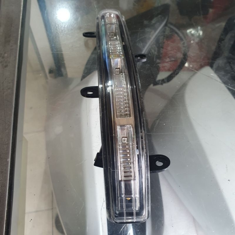 Lampu sein spion sen spion mobil Toyota Agya Original