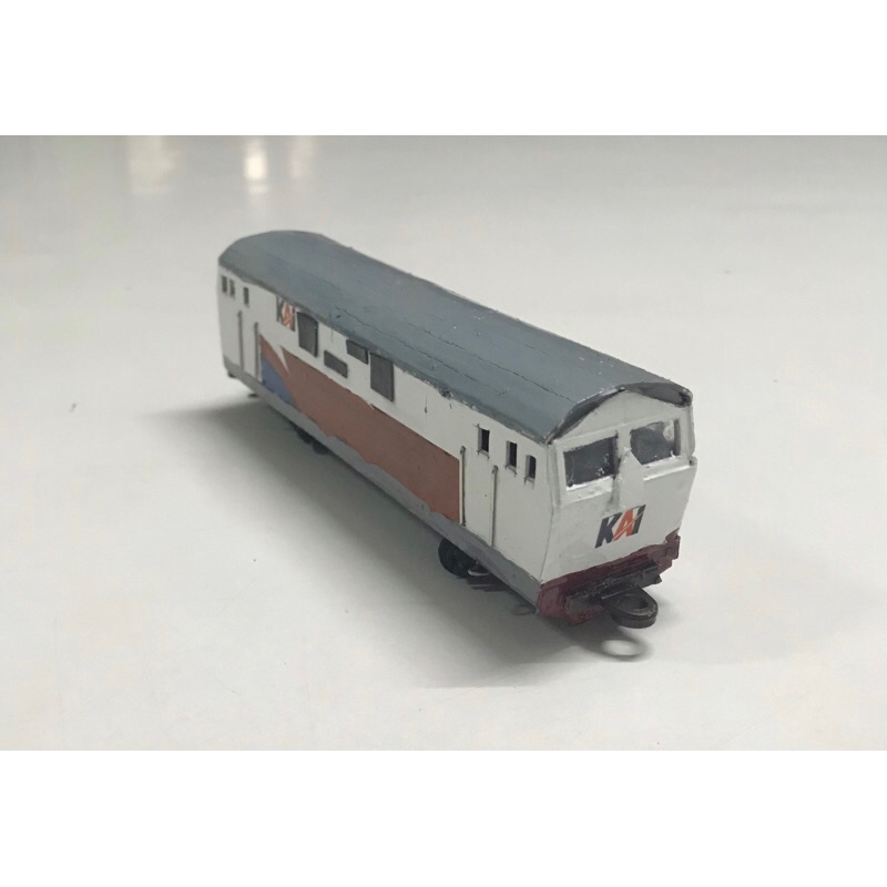 Kereta Api Indonesia Seri Lokomotif BB301/BB304 (Handmade)