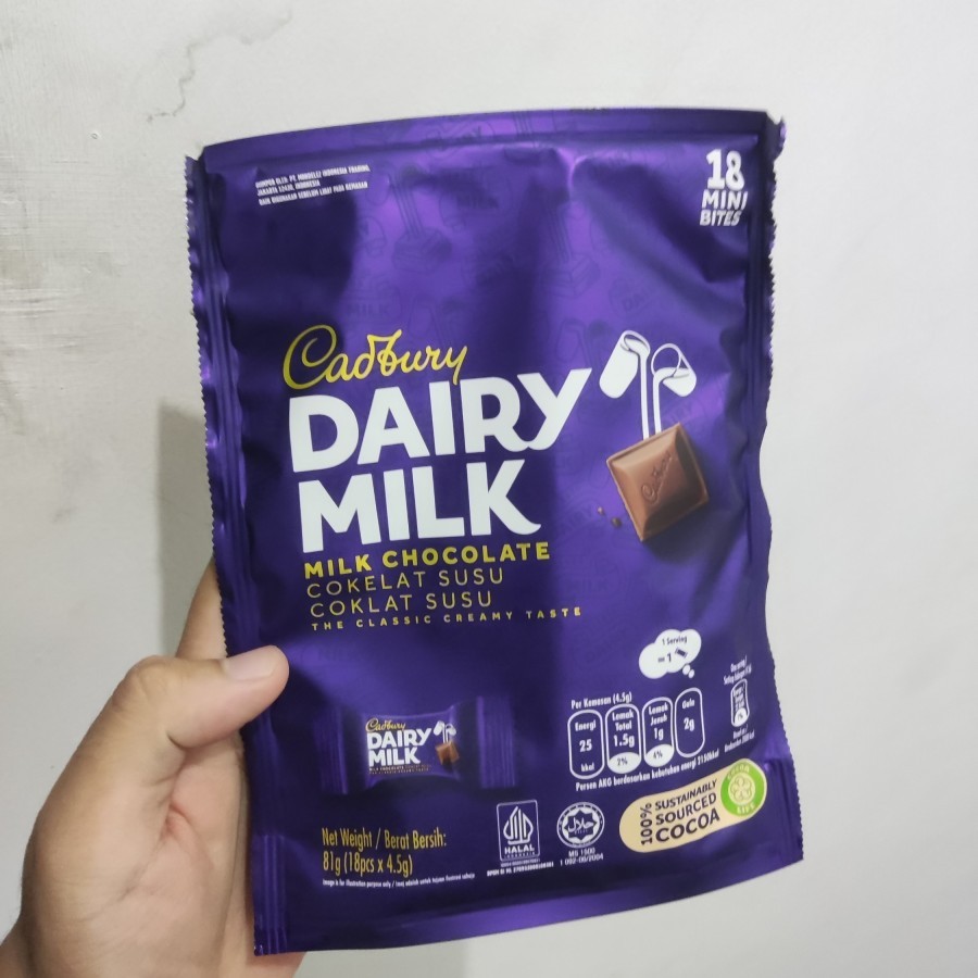 

PROMO Cokelat Coklat Chocolate Cadbury ShareBag Share Bag Dairy Milk 81 gr gram 18 x 4.5 Mini Bites Murah Termurah Valentine Hampers Parcel Lebaran Natal Imlek Tahun Baru Cemilan anak sekolah Usaha Kuliner kekinian viral makanan minuman dessert box