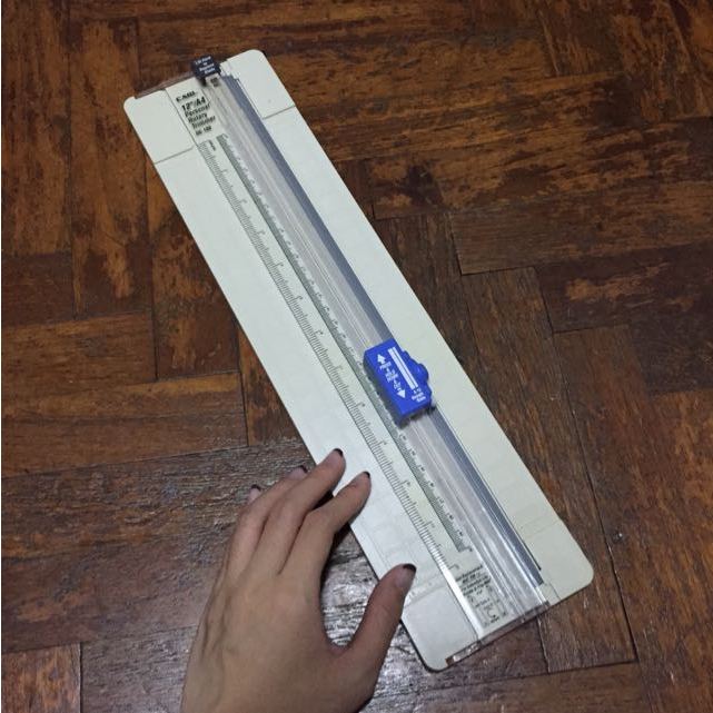 

Pemotong Kertas Carl Type DC-100 Personal Trimmer (Old Model)