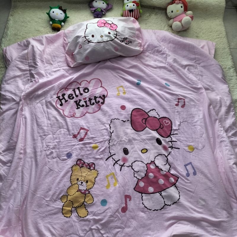 Selimut Hello Kitty & Bantal 1