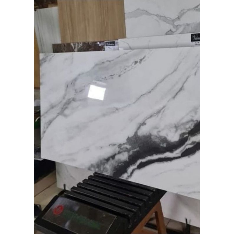 granit Valentino carara nero 120 * 60 kilap