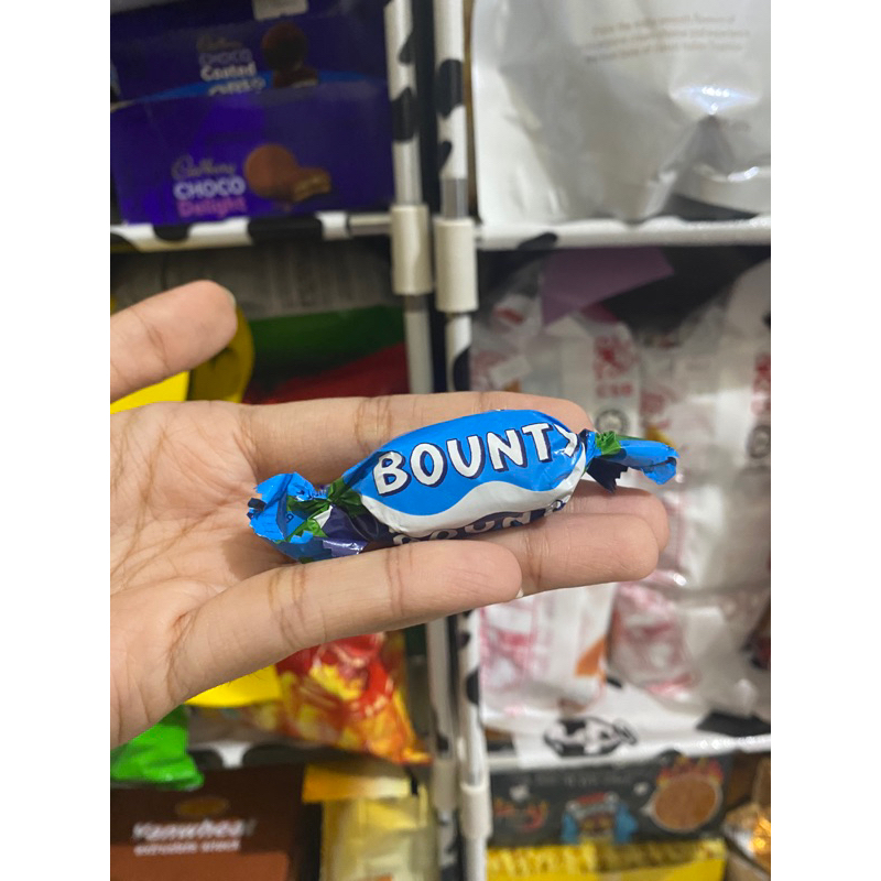 

[Ecer] Bounty chocolate coconut Cokelat isi kelapa miniatures