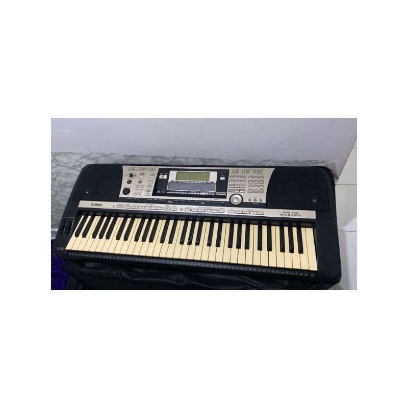 Keyboard Yamaha PSR740