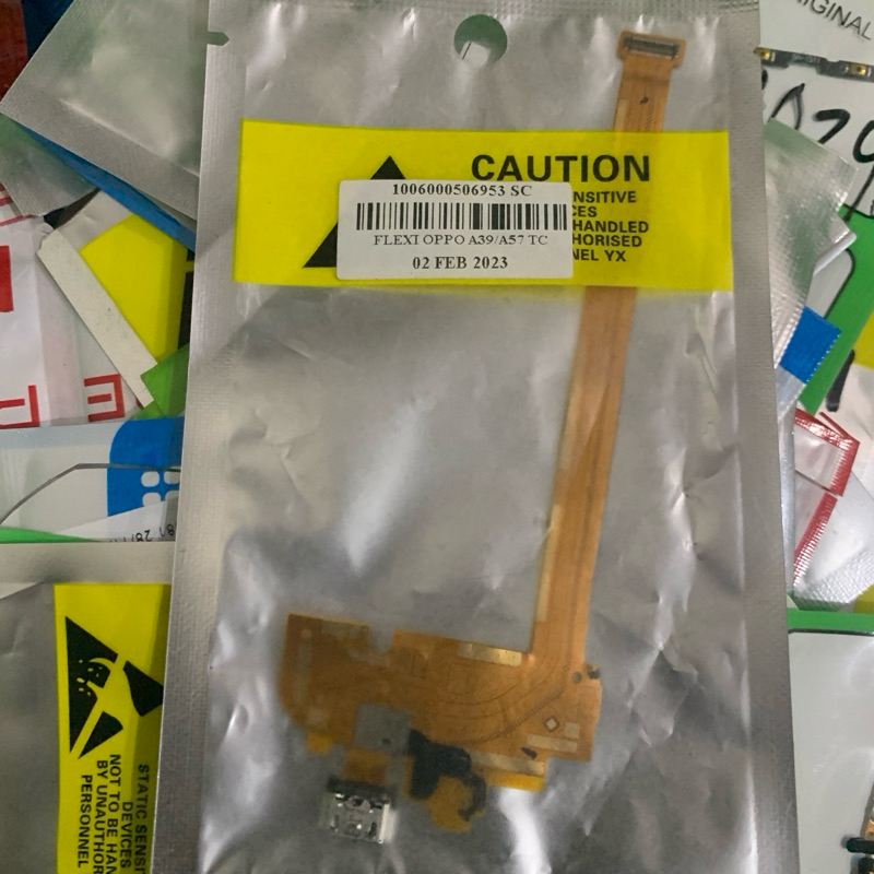 Flexsibel Cas Konektor Charger Oppo A39/A57