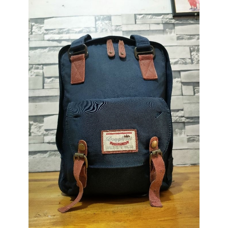 Doughnut backpack preloved
