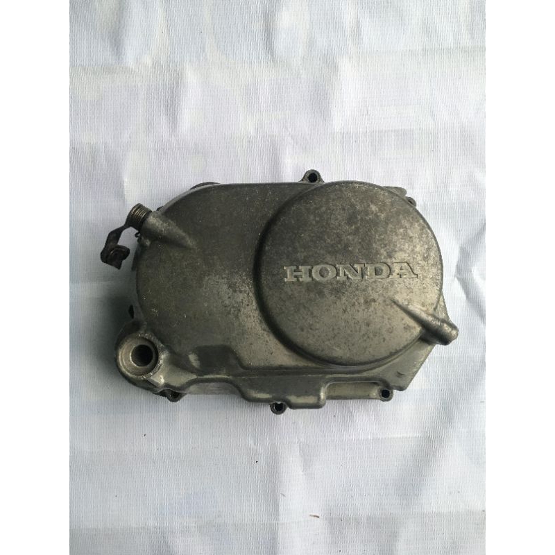 cover kopling bak mesin kanan Honda Win 100 Original Copotan