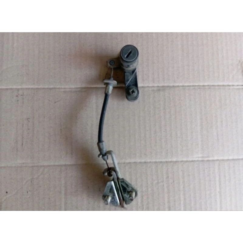 Dudukan Kunci jok Mio sporty pnp mio soul karbu Original Copotan