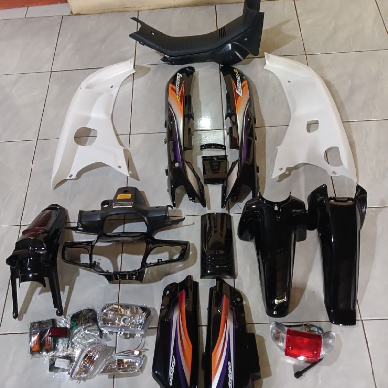 Cover body full halus kasar+striping+baud full body+1set lampu depan belakang motor honda astrea gra