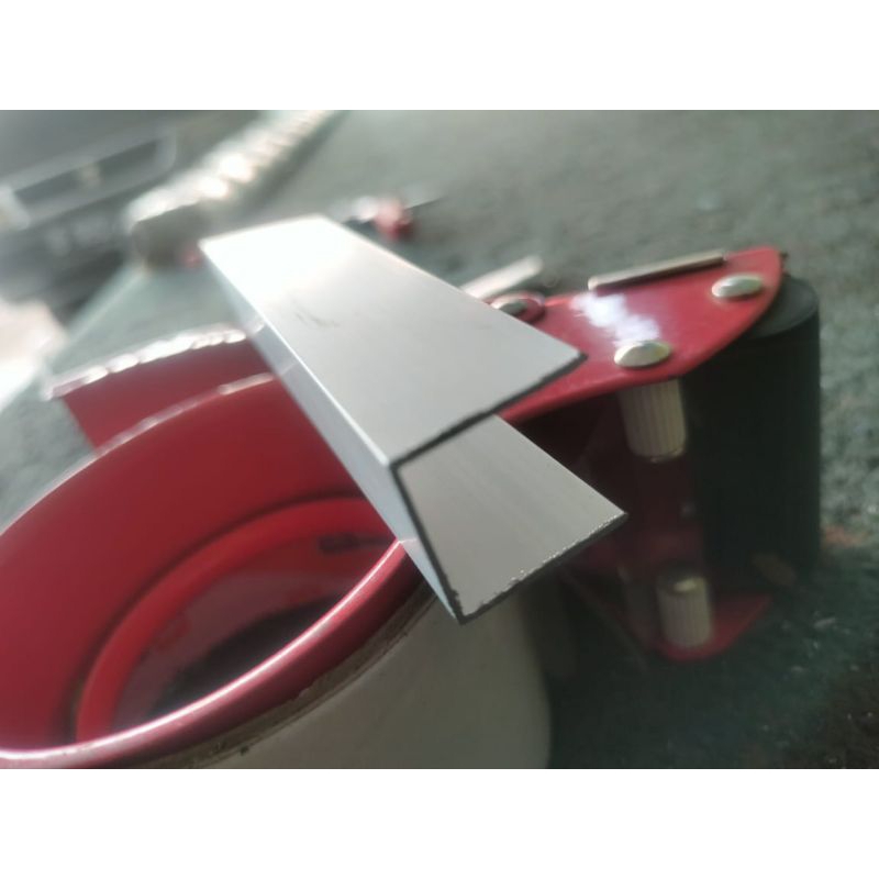 LIST U ALUMUNIUM BUAT TALI UKURAN 2cmx2cm