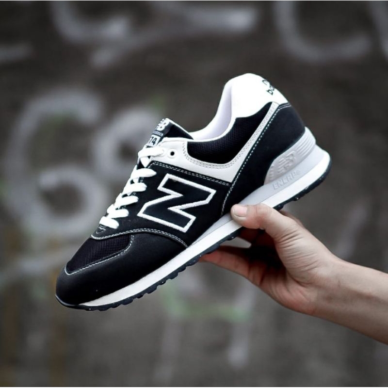 Sepatu Sneakers Pria New Balance 574 Hitam Putih Import